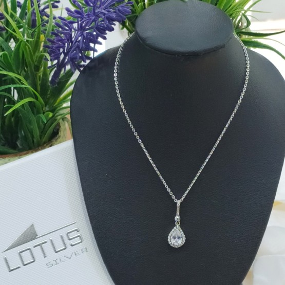 Lotus Silver Collar Circonita Blanca