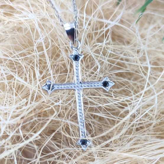 Amagoa Collar Cruz Circonita Negra