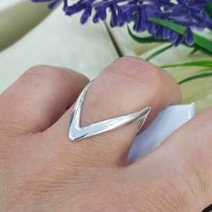 Anillo Forma V Liso