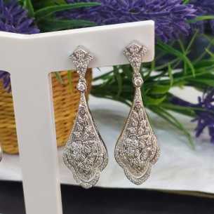 Towanda Pendientes Largos Circonitas