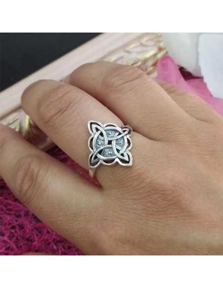 Anillo Nudo de Bruja