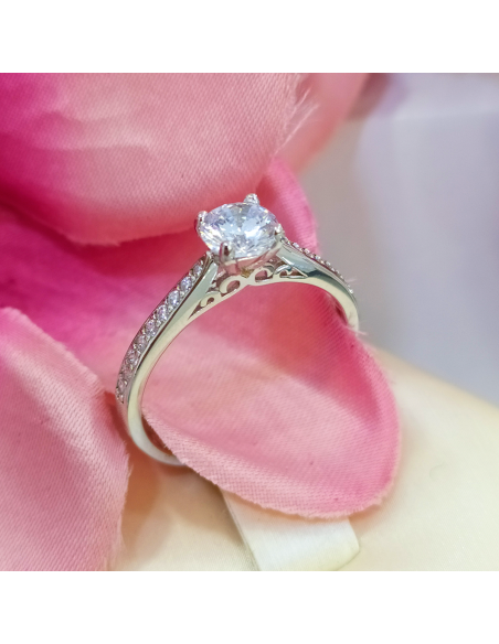 Lotus Silver Anillo Solitario Circonitas