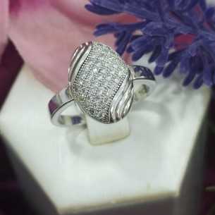 Towanda Anillo Ovalado Circonitas