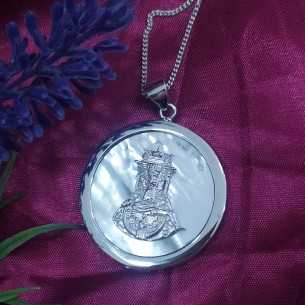 Colgante Nuestra Señora de las Angustias Nácar