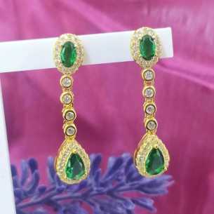 Towanda Pendientes Dorados Lágrima Esmeralda