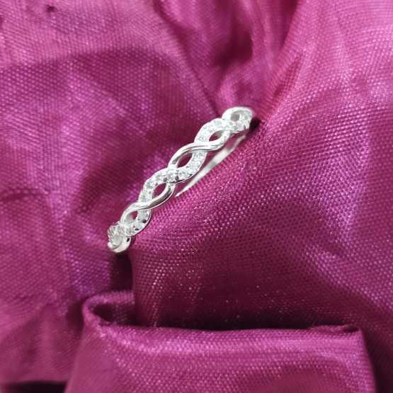 Towanda Anillo Trenzado Circonita