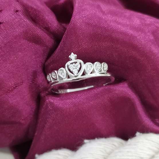 Towanda Anillo Corona