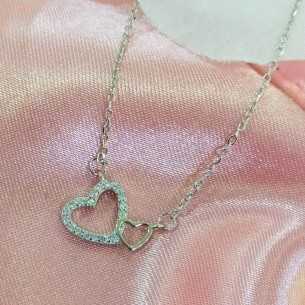 Towanda collar dos corazones unidos cadena eslabón fino