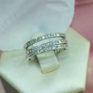 Towanda Anillo Triple Circonitas