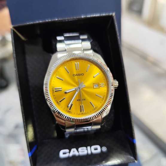 Casio clásico acero color